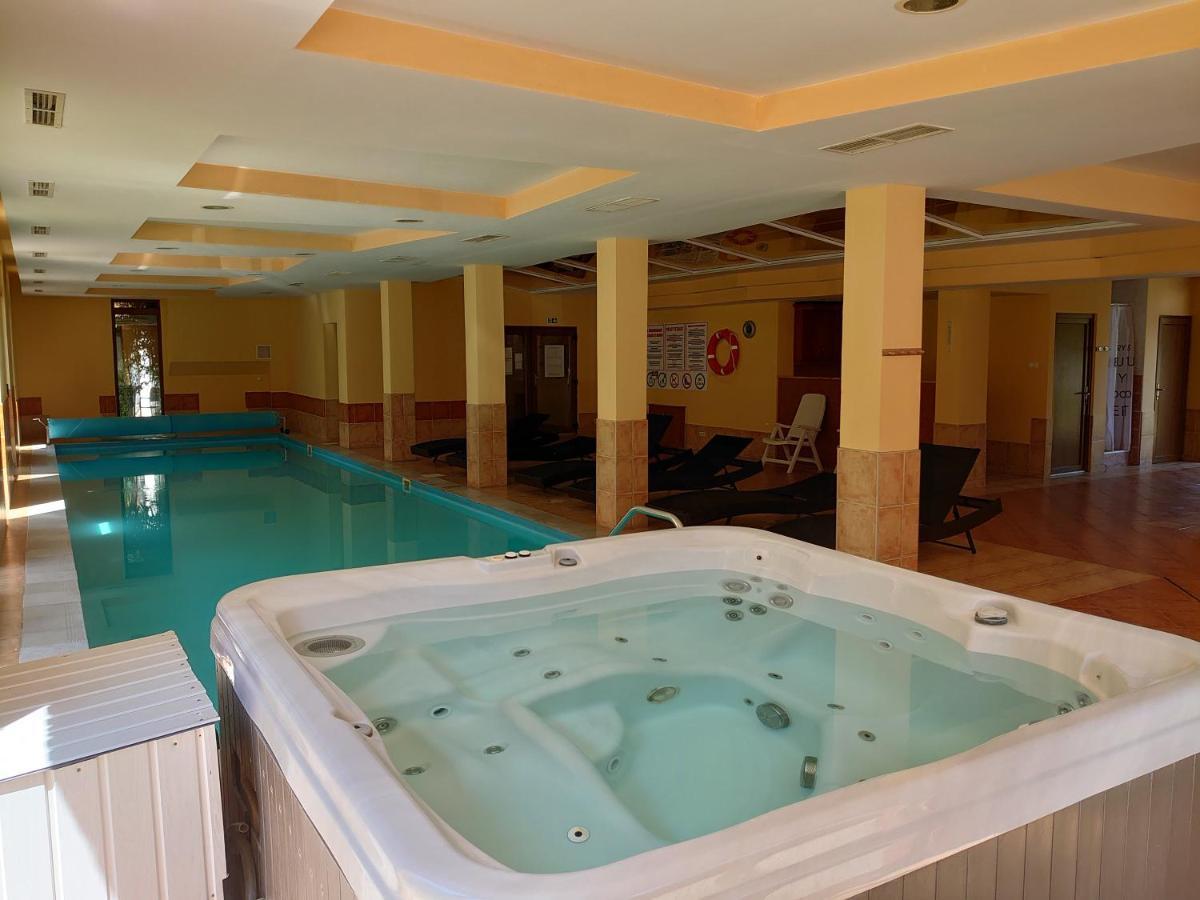 Coke Wellness Apartman Сиофок Екстериор снимка